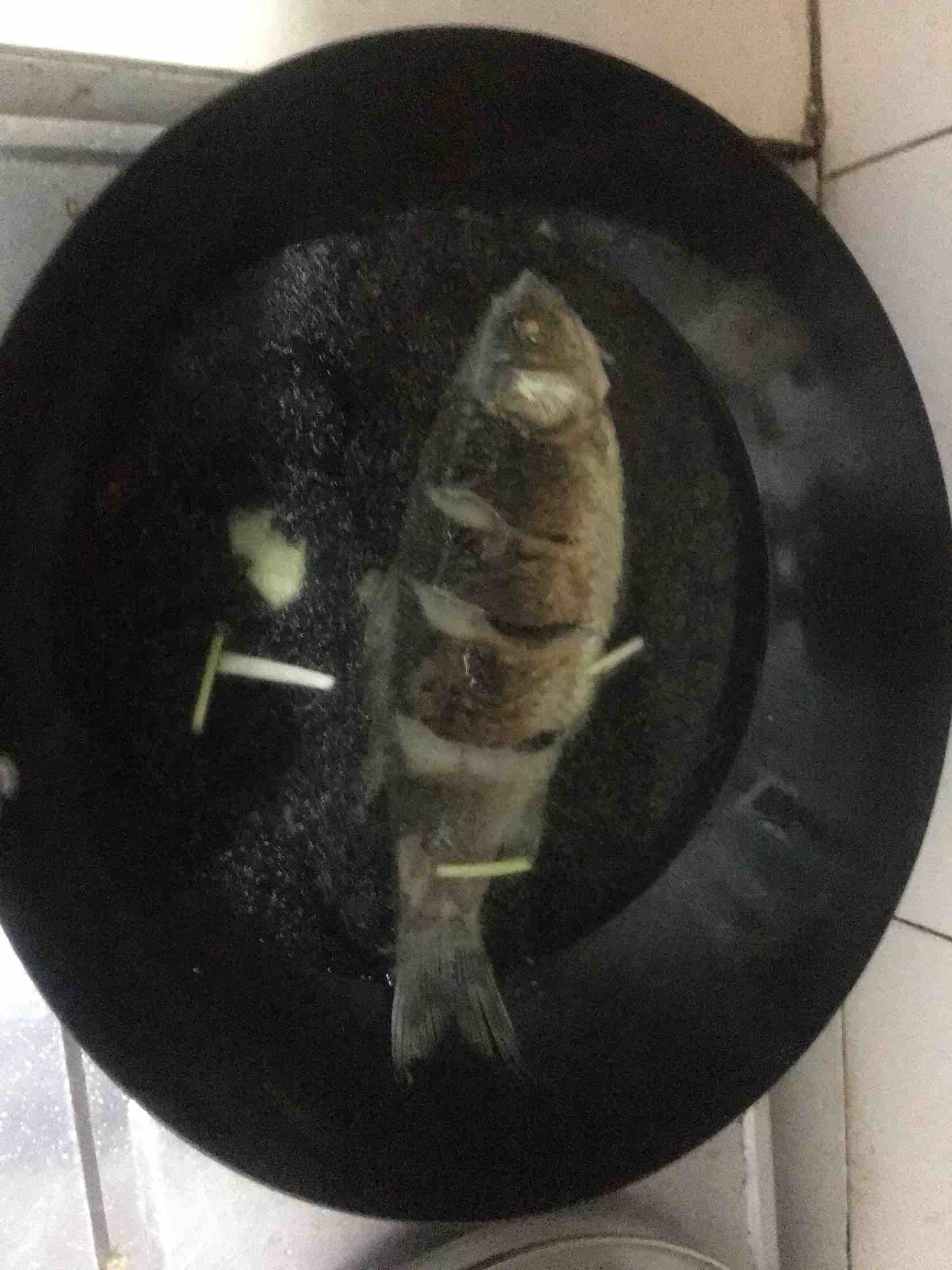 奶白鯽魚湯的做法-家常味煮菜譜