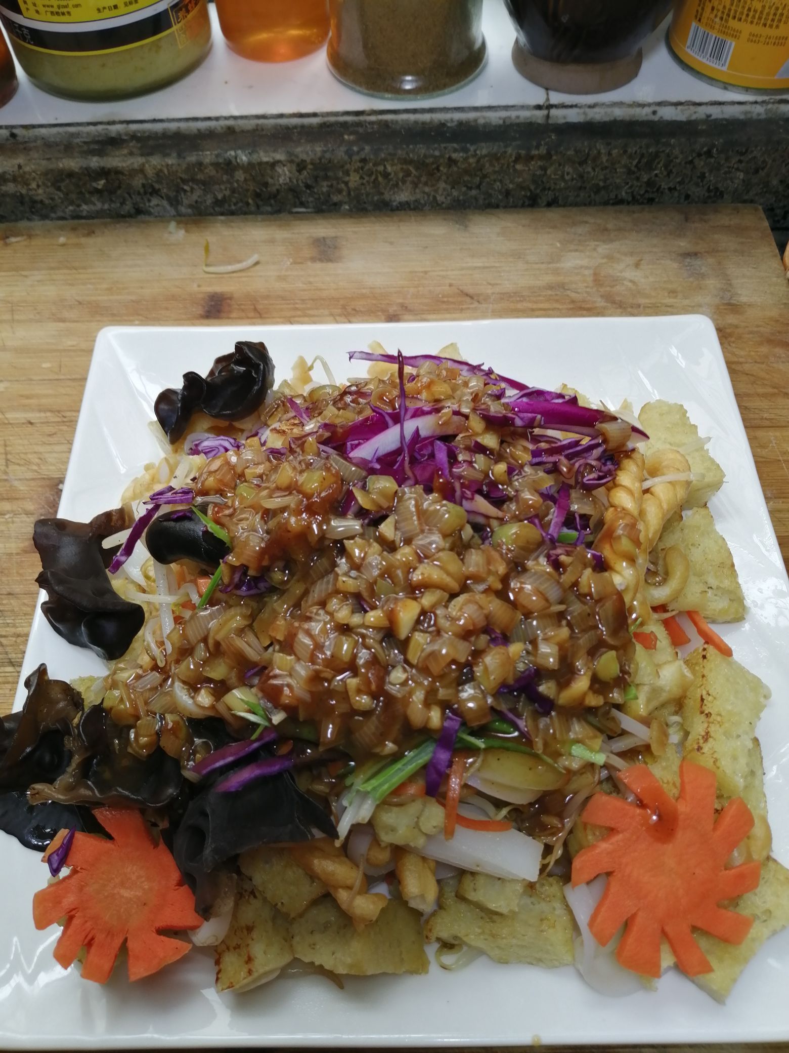 黑胡椒麻花炒涼皮的做法-黑椒味炒菜譜