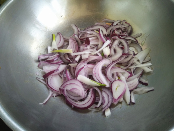 土豆絲炒洋蔥的做法-家常味炒菜譜