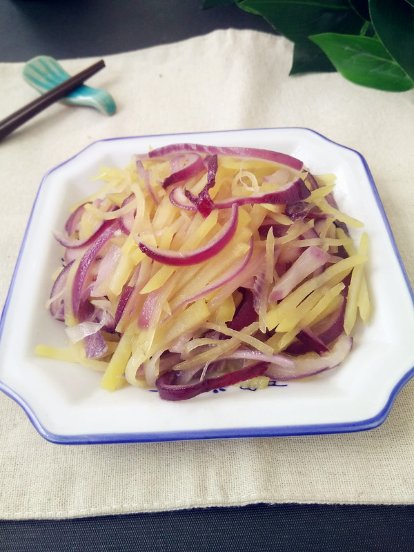 土豆絲炒洋蔥的做法-家常味炒菜譜