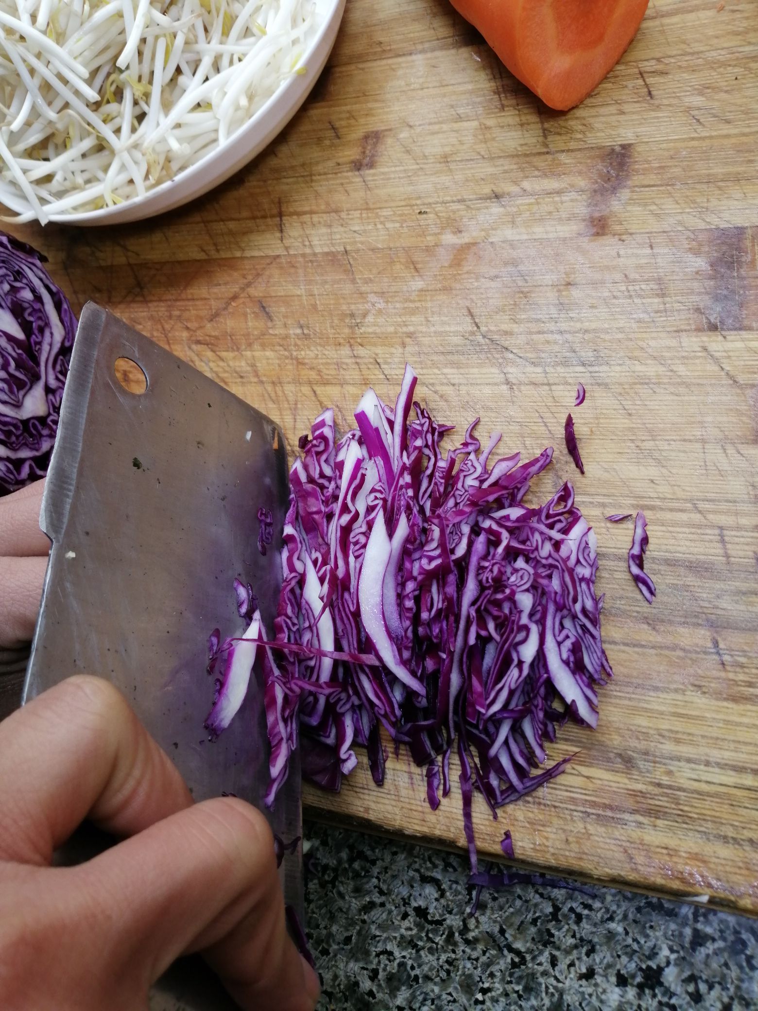 黑胡椒麻花炒涼皮的做法-黑椒味炒菜譜