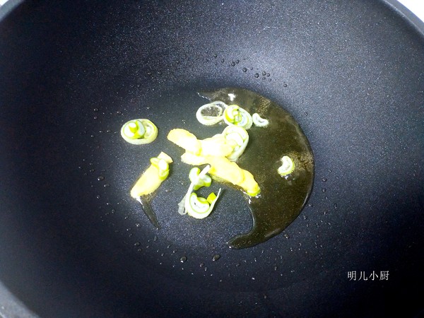 蘿卜絲煮大蝦的做法-家常味爆菜譜