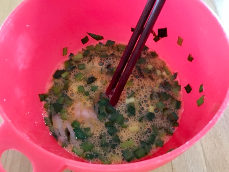 蝦仁煎蛋的做法-咸鮮味煎菜譜