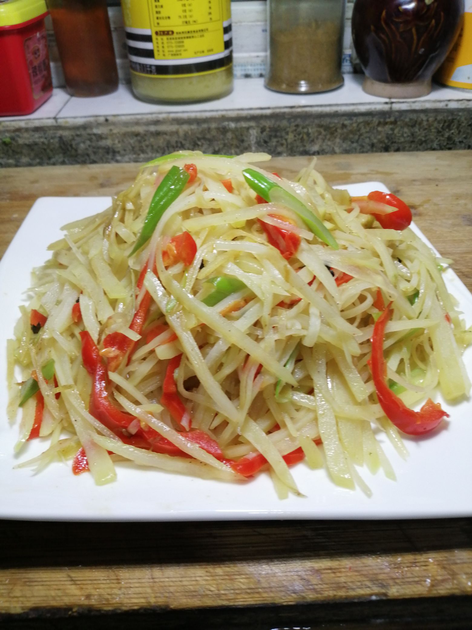 低卡酸辣土豆絲的做法-酸辣味炒菜譜