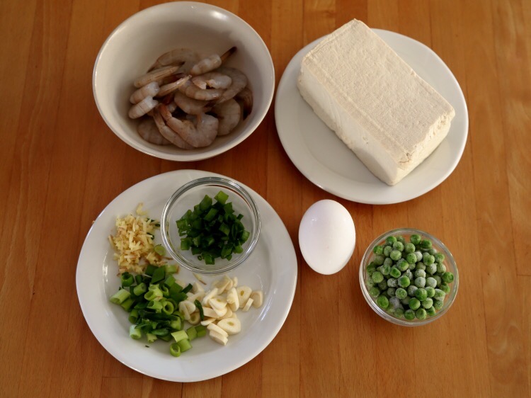 蝦仁豆腐的做法-咸鮮味炒菜譜-易網<a href=http://www.gyfww.com/ target=_blank class=infotextkey>健康養生</a>網 蝦仁豆腐的做法-咸鮮味炒菜譜