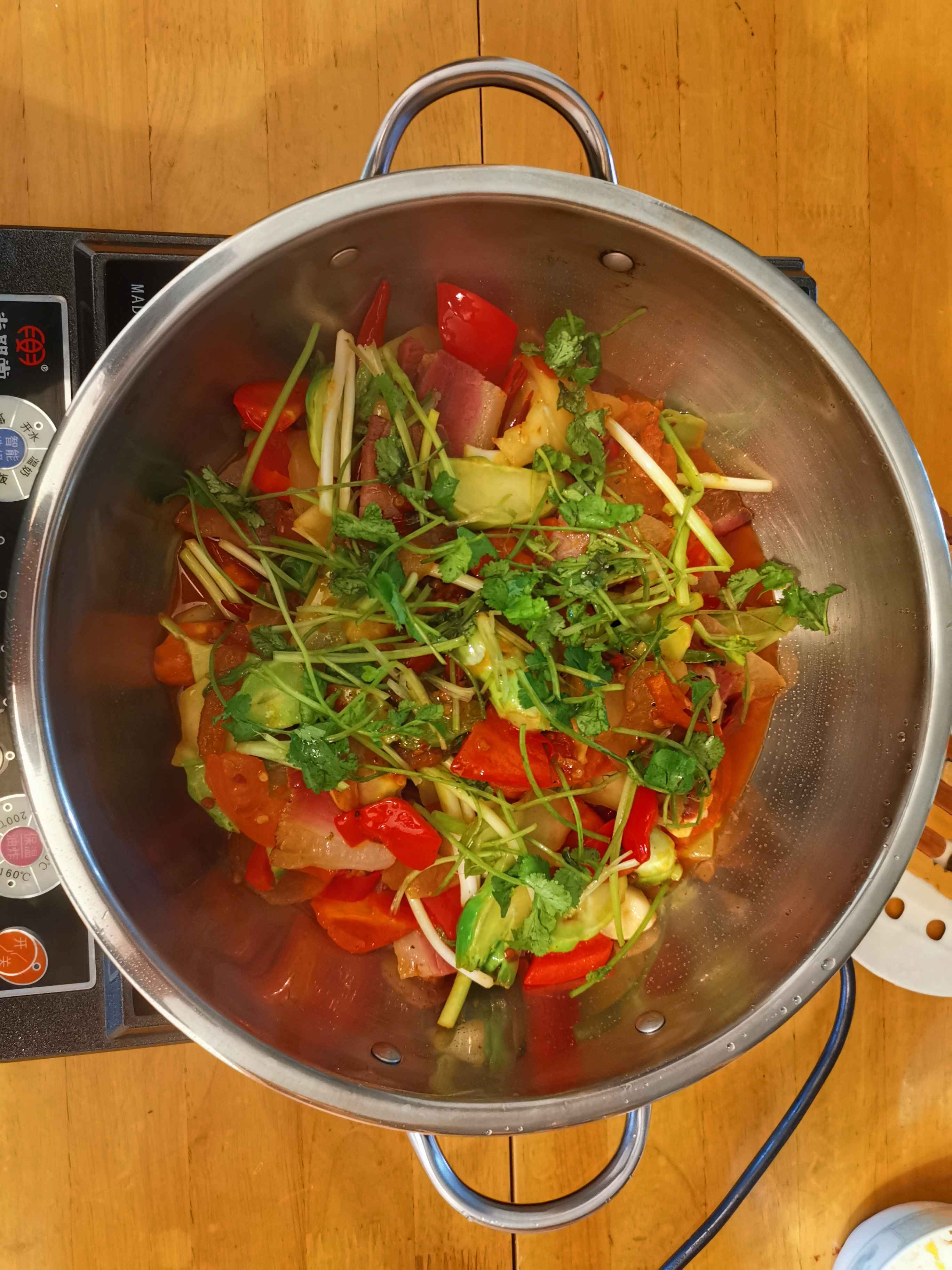 干鍋臘肉兒菜的做法-咸鮮味炒菜譜