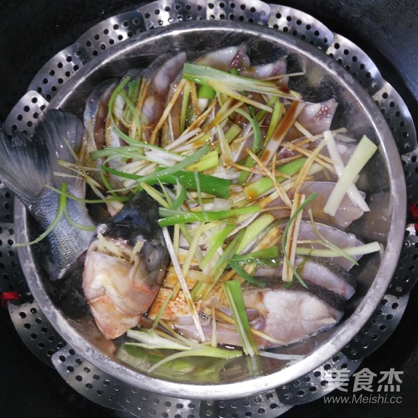 清蒸昌扁魚的做法-家常味蒸菜譜