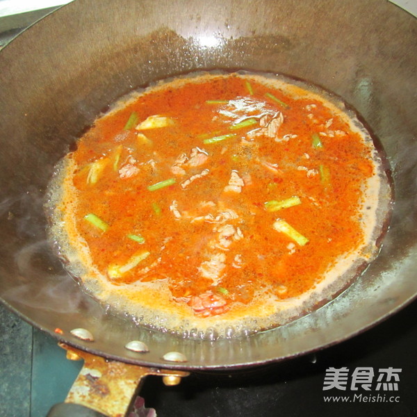 金針菇配牛肉的做法-香辣味煮菜譜