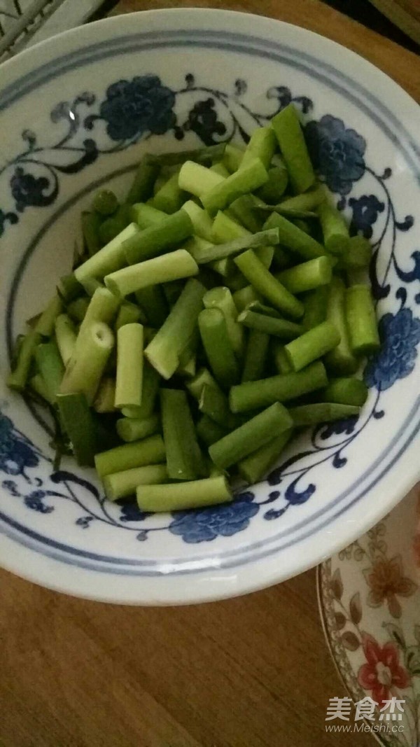 蒜苗醬油炒飯的做法-咸鮮味炒菜譜