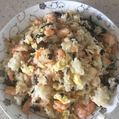 簡(jiǎn)易版蝦仁雞蛋炒飯的做法-咸鮮味炒菜譜