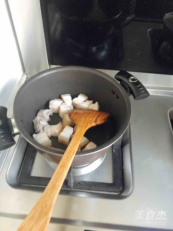 臘八蒜紅燒肉的做法-魚香味燉菜譜