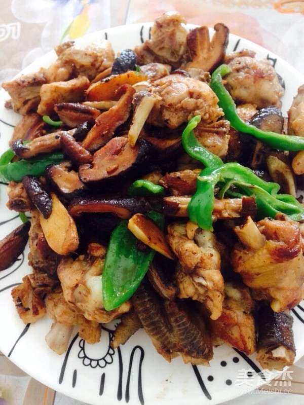 香菇炒雞的做法-家常味炒菜譜-易網健康養生網 香菇炒雞的做法-家常味炒菜譜