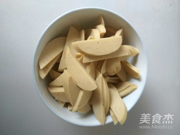 角瓜炒香腸的做法-家常味炒菜譜-易網(wǎng)健康養(yǎng)生網(wǎng) 角瓜炒香腸的做法-家常味炒菜譜