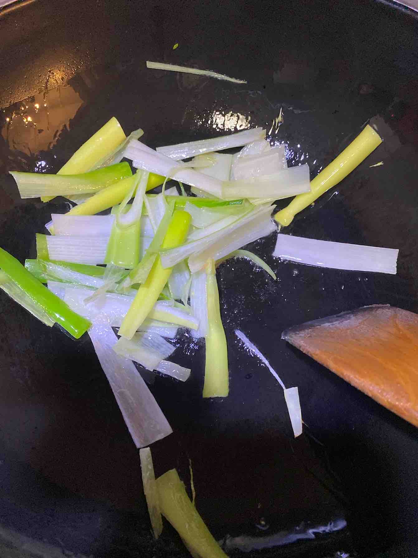 蔥爆黑椒牛柳的做法-家常味炒菜譜