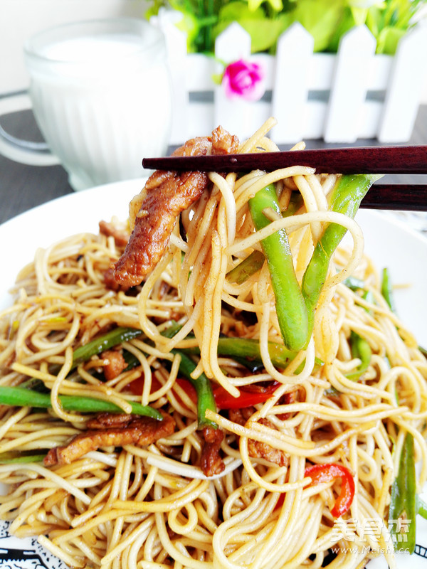 豆角肉絲炒面的做法-家常味炒菜譜