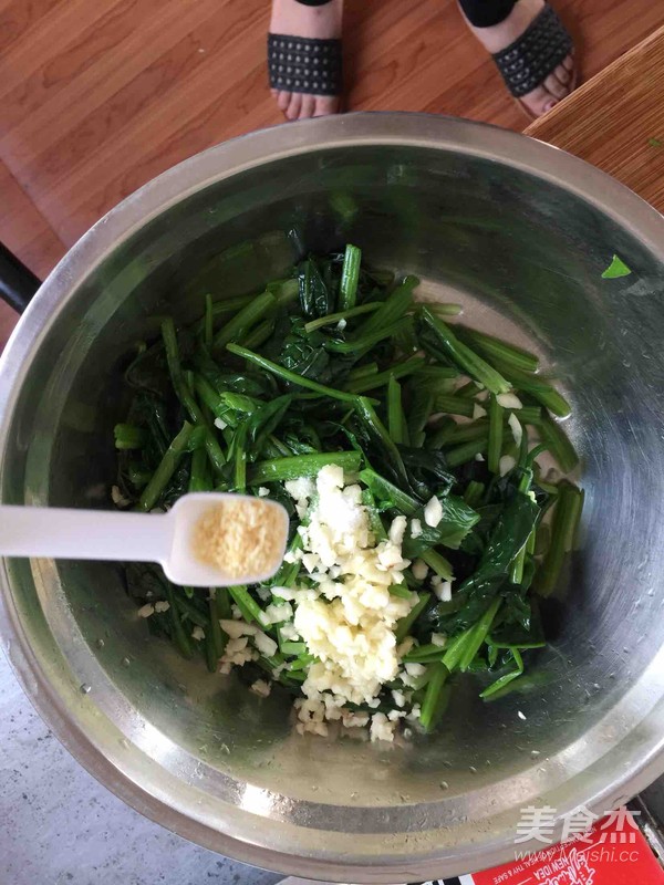 涼拌菠菜的做法-家常味拌菜譜