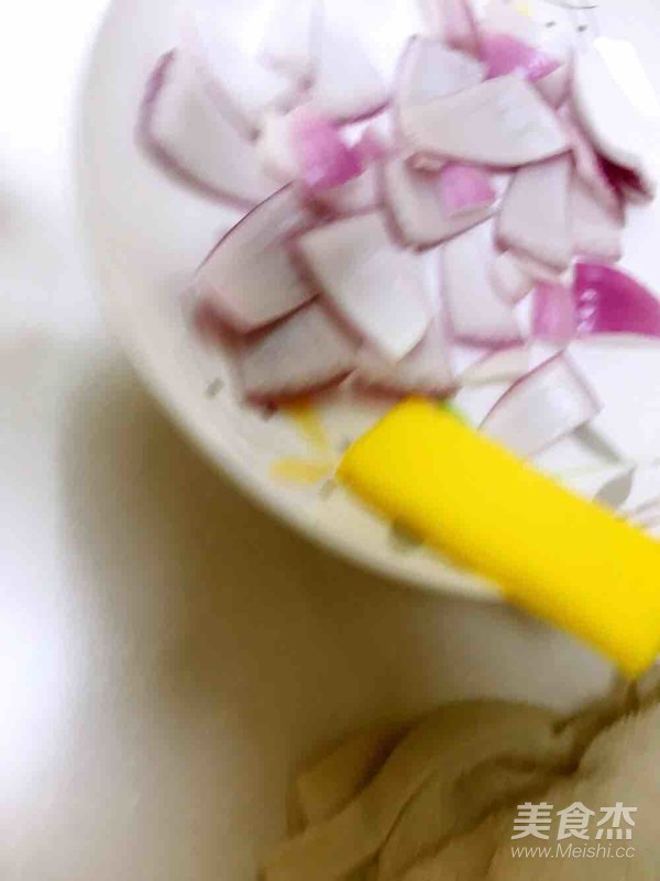 洋蔥黑椒牛肉的做法-黑椒味炒菜譜