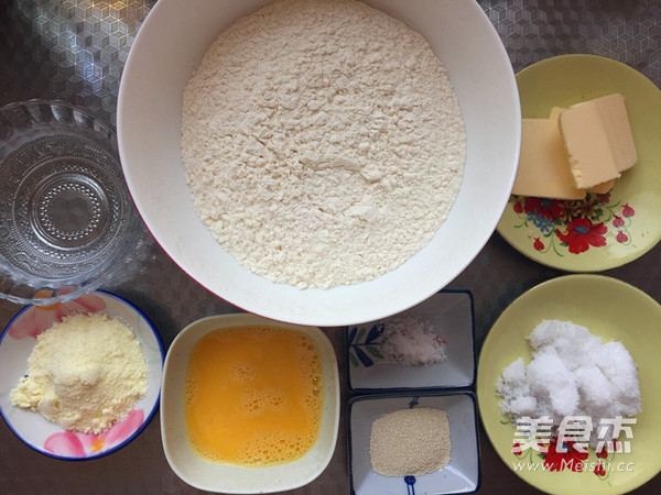 肉松面包卷的做法-咸鮮味烤菜譜