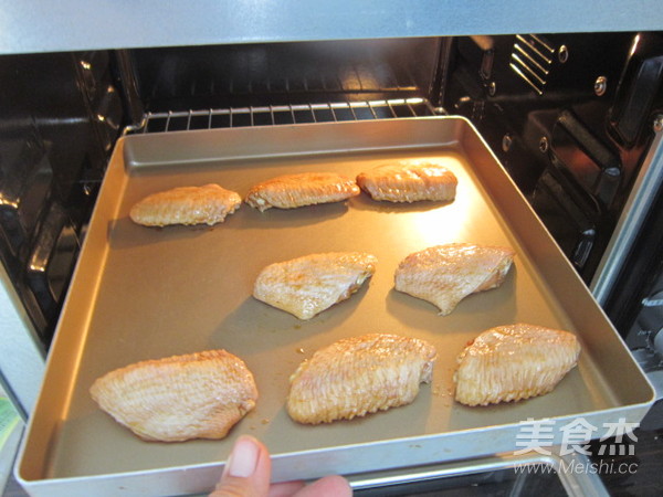 蒜香烤雞翅的做法-家常味烤菜譜-易網健康養生網 蒜香烤雞翅的做法-家常味烤菜譜