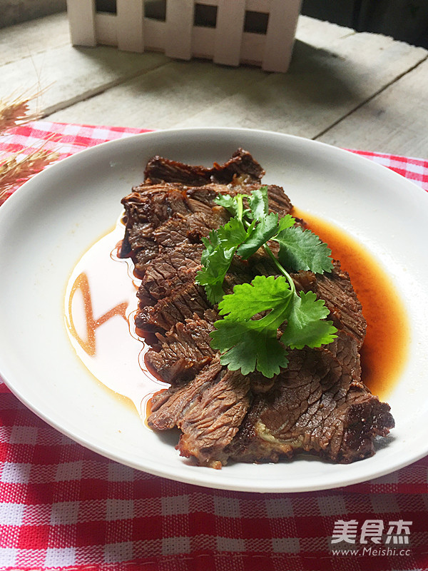 香鹵牛肉的做法-五香味鹵菜譜