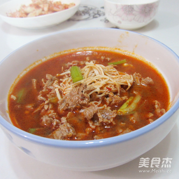 金針菇配牛肉的做法-香辣味煮菜譜