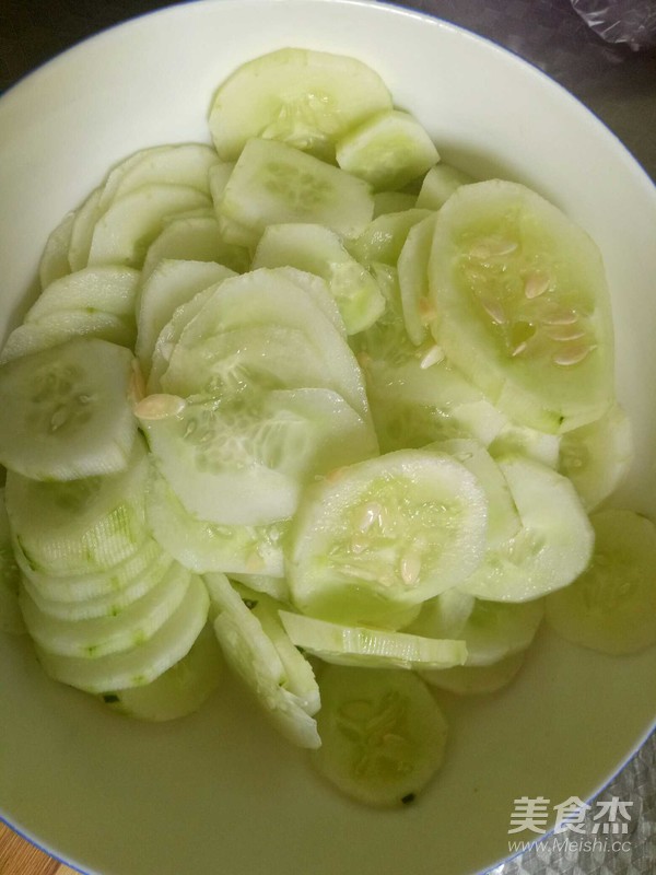 涼拌黃瓜的做法-家常味拌菜譜