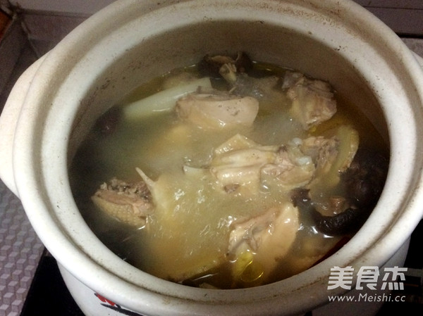 香菇雞湯的做法-咸鮮味燉菜譜