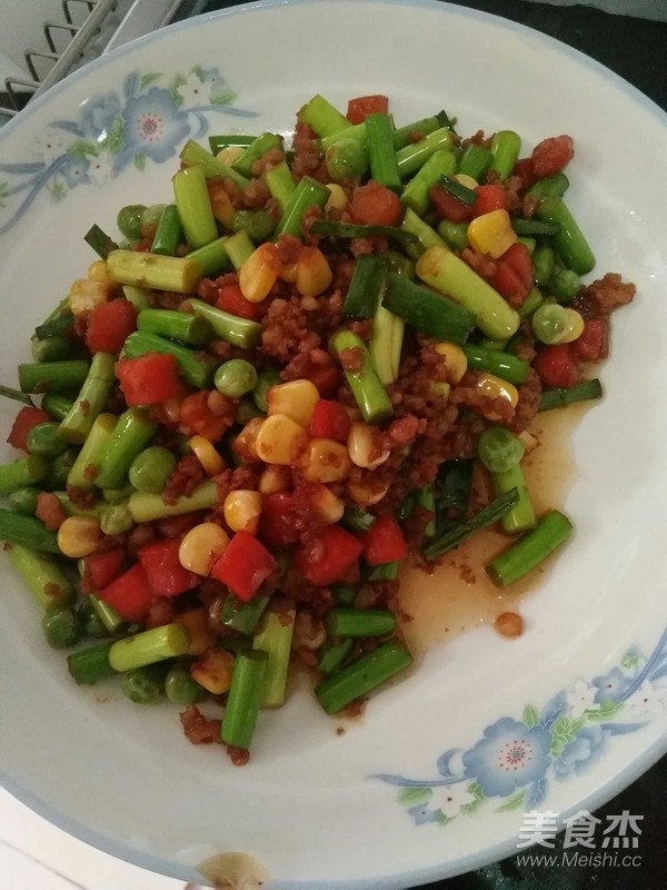 蒜苗醬油炒飯的做法-咸鮮味炒菜譜