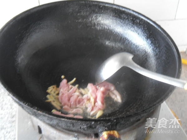 里脊肉炒扁豆絲的做法-家常味炒菜譜-易網健康養生網 里脊肉炒扁豆絲的做法-家常味炒菜譜