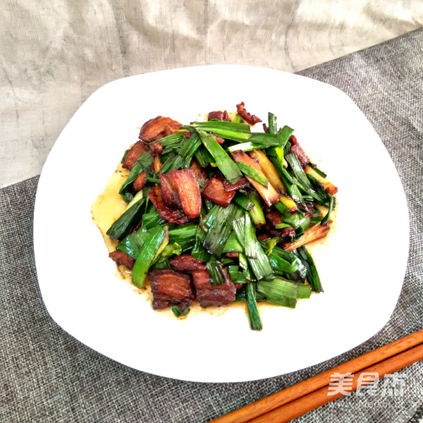 下飯菜蒜葉五花肉的做法-家常味炒菜譜