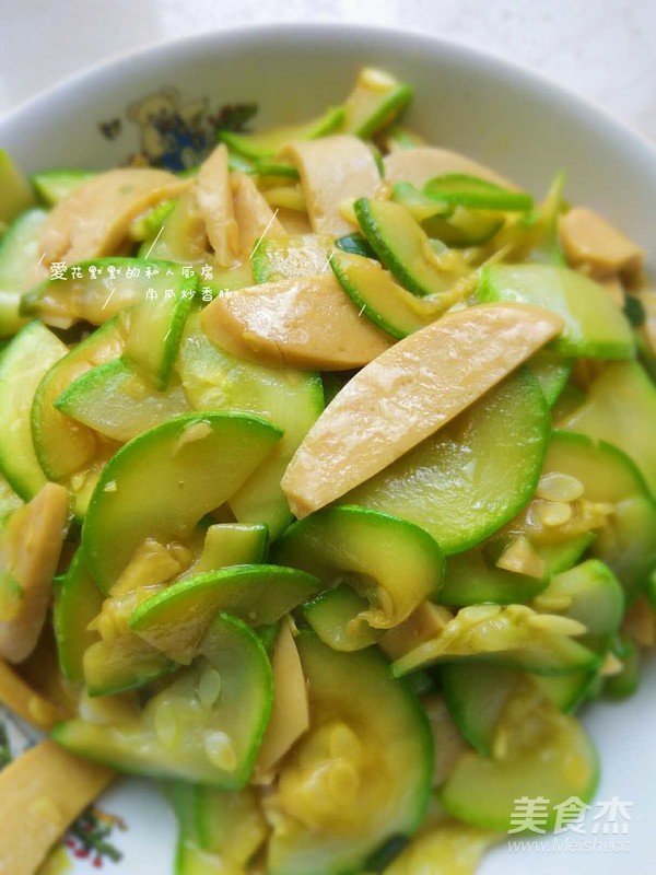 角瓜炒香腸的做法-家常味炒菜譜-易網(wǎng)健康養(yǎng)生網(wǎng) 角瓜炒香腸的做法-家常味炒菜譜