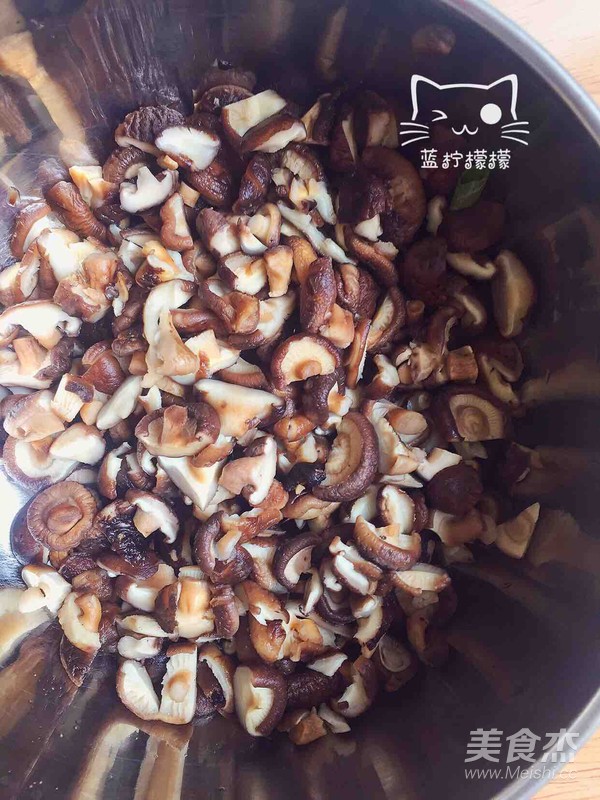 香菇雞肉炸醬面的做法-家常味炸菜譜