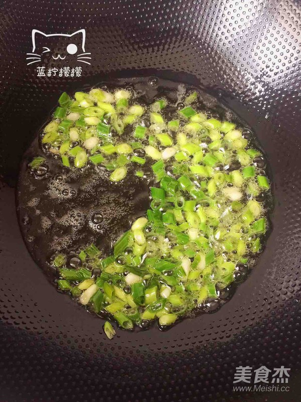 香菇雞肉炸醬面的做法-家常味炸菜譜