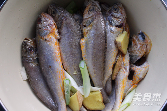干炸黃花魚的做法-咸鮮味炸菜譜