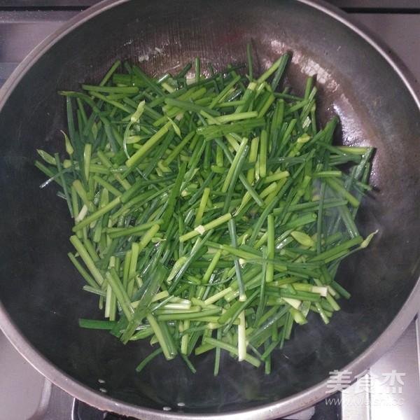 韭菜苔炒雞蛋的做法-家常味炒菜譜