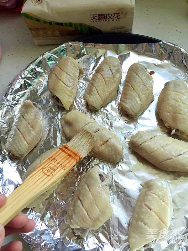 香辣烤雞翅中的做法-香辣味烤菜譜