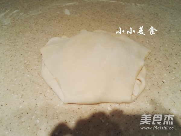 千層蒸餅：柔軟養胃的家常主食的做法-五香味蒸菜譜