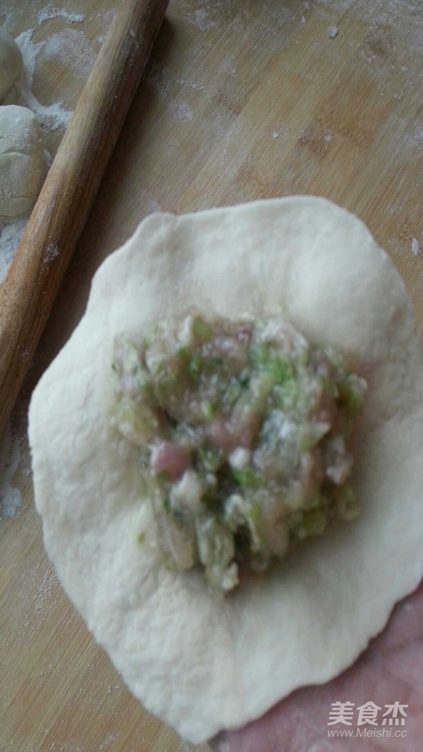 豬肉白菜包子的做法-家常味蒸菜譜