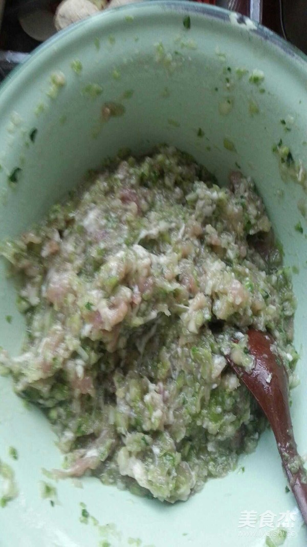 豬肉白菜包子的做法-家常味蒸菜譜