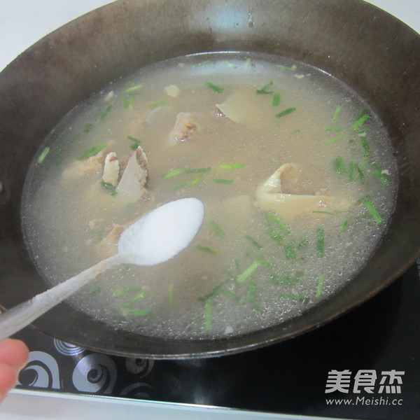 骨湯豆腐豬血香鍋的做法-家常味煮菜譜