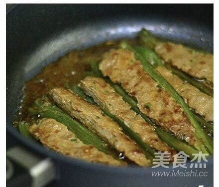 尖椒釀肉的做法-香辣味煎菜譜-易網健康養生網 尖椒釀肉的做法-香辣味煎菜譜