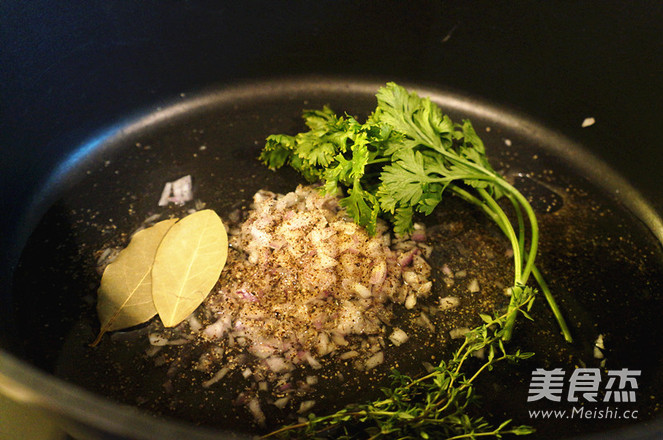 法式蒸貽貝的做法-咸鮮味煮菜譜-易網健康養生網 法式蒸貽貝的做法-咸鮮味煮菜譜