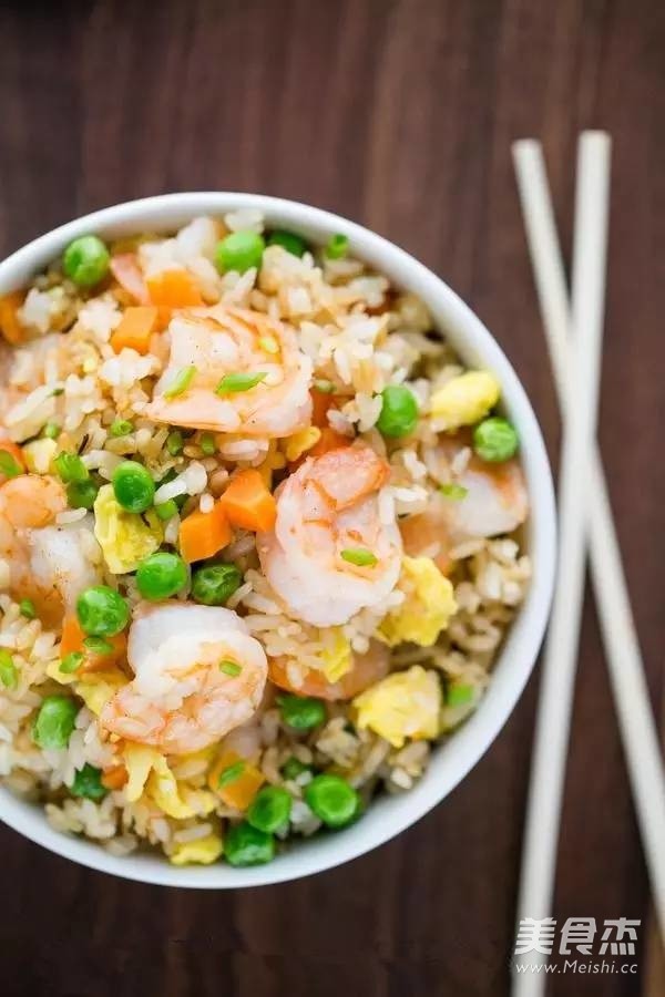 蝦仁蛋炒飯的做法-家常味炒菜譜