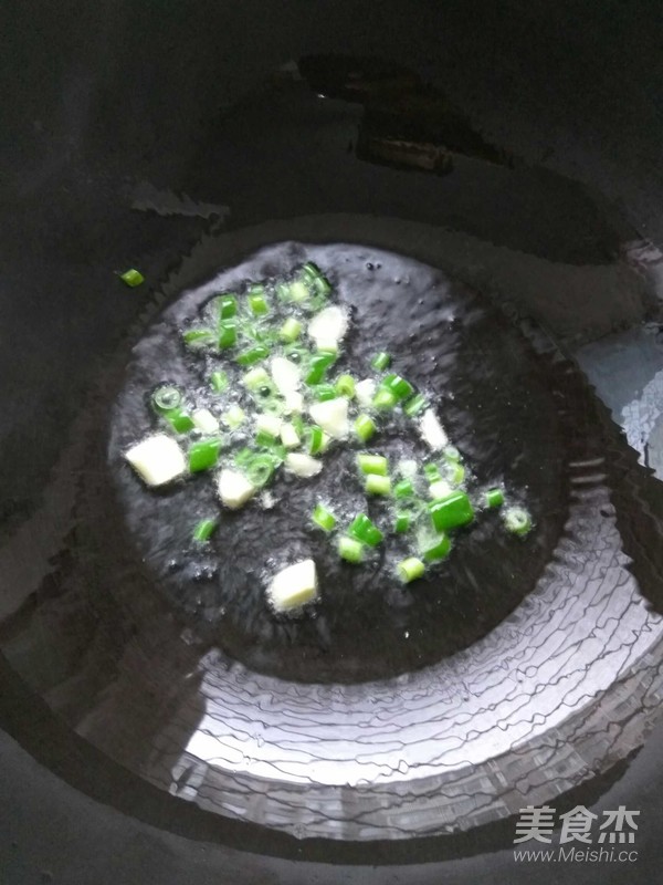 角瓜炒香腸的做法-家常味炒菜譜-易網(wǎng)健康養(yǎng)生網(wǎng) 角瓜炒香腸的做法-家常味炒菜譜