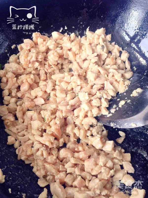 香菇雞肉炸醬面的做法-家常味炸菜譜