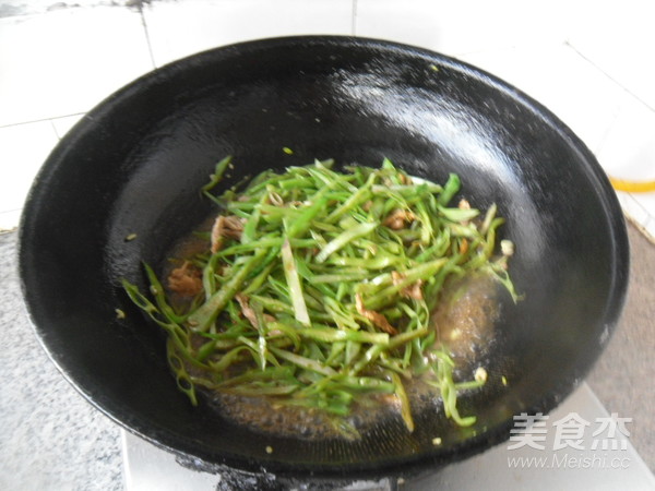 里脊肉炒扁豆絲的做法-家常味炒菜譜-易網健康養生網 里脊肉炒扁豆絲的做法-家常味炒菜譜