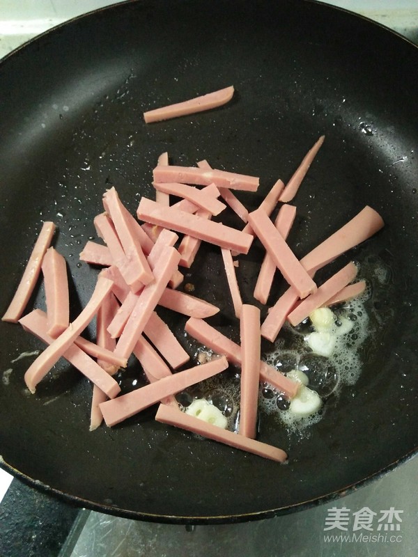 火腿蛋拌面的做法-咸鮮味拌菜譜