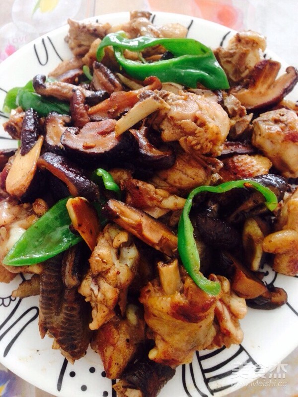 香菇炒雞的做法-家常味炒菜譜-易網健康養生網 香菇炒雞的做法-家常味炒菜譜