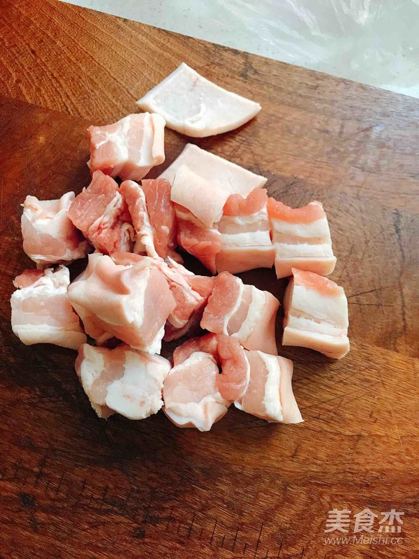 臘八蒜紅燒肉的做法-魚香味燉菜譜