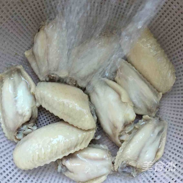 香辣烤雞翅中的做法-香辣味烤菜譜